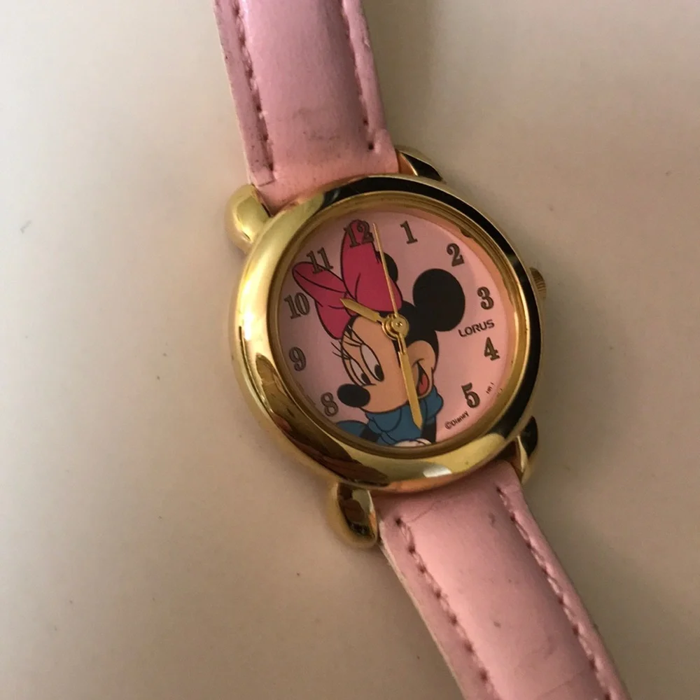 Vintage Cutie! Minnie mouse pale pink face watch